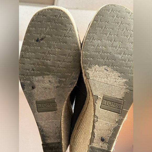 Grey Tom’s wedge sandals 7 1/2 - Picture 4 of 4